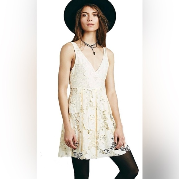 Free People Take the Town Lace Mini Dress Sz. 2 in Ivory - Picture 1 of 12